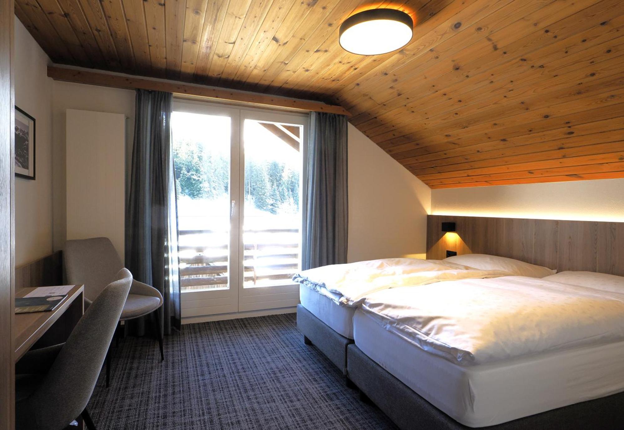 Hotel Alpina Парпан Екстер'єр фото