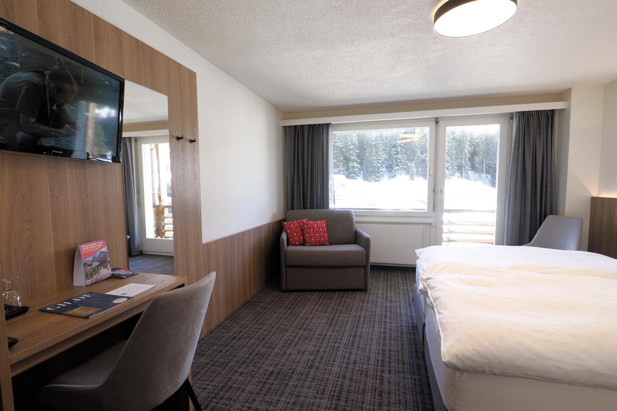 Hotel Alpina Парпан Екстер'єр фото