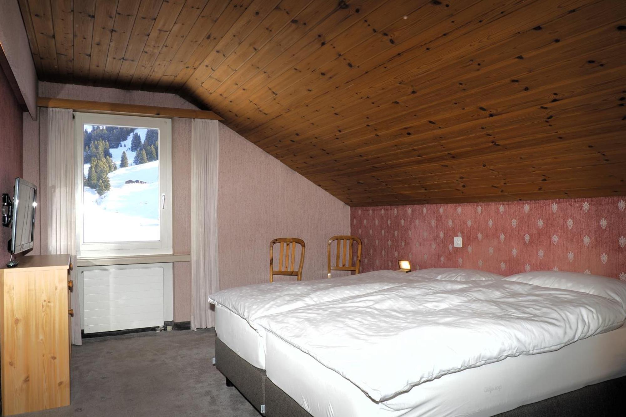 Hotel Alpina Парпан Екстер'єр фото